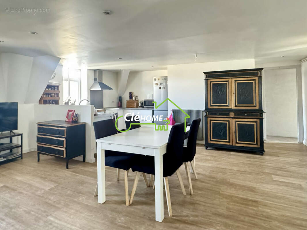 Appartement à L'ARBRESLE