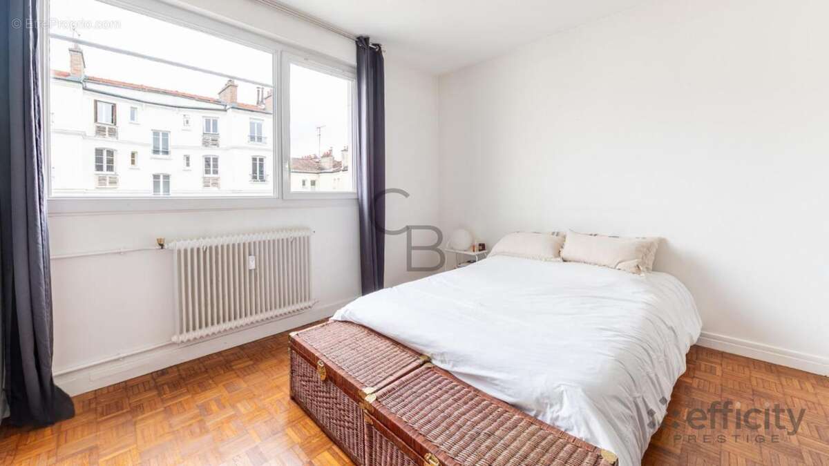 Appartement à COURBEVOIE