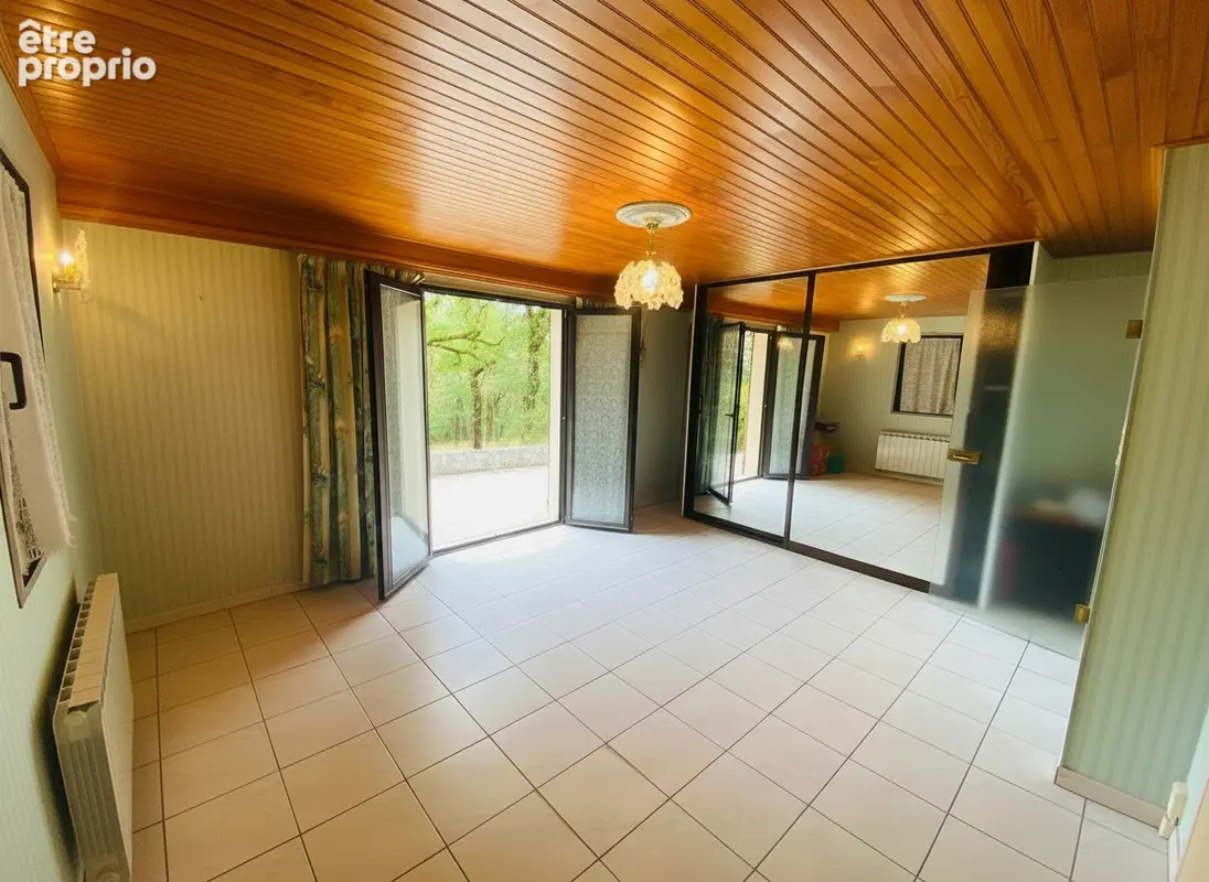Maison de plein-pied un hectare de terrain St Géry Vers - photo 3