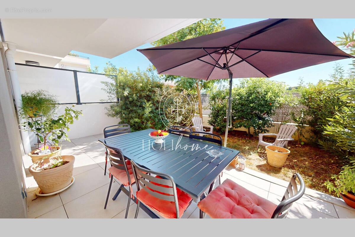 Appartement à LA BOUILLADISSE
