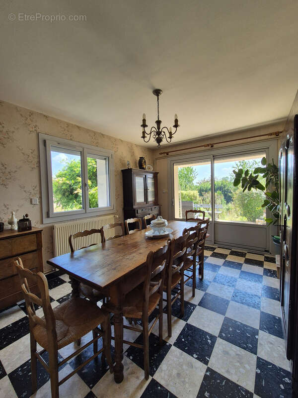 Maison de plain-pied avec 2 644 m2 de terrain st jean sur veyle - photo 10