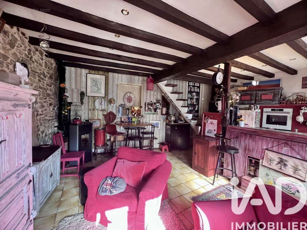 Photo 7 - Maison à COURZIEU