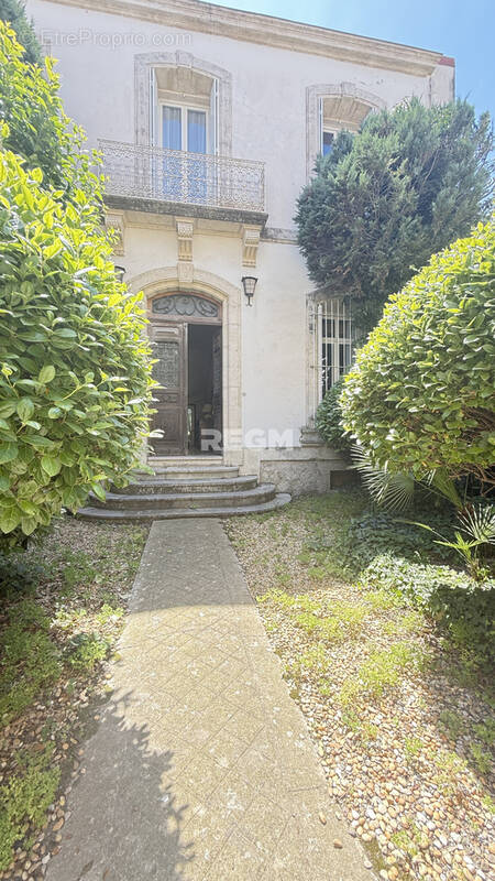 Maison à MONTBAZIN