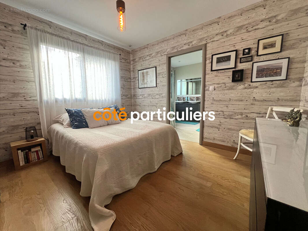 Maison et Gîte Mesnil Roc'H 7 pièces 205 m2 - photo 9