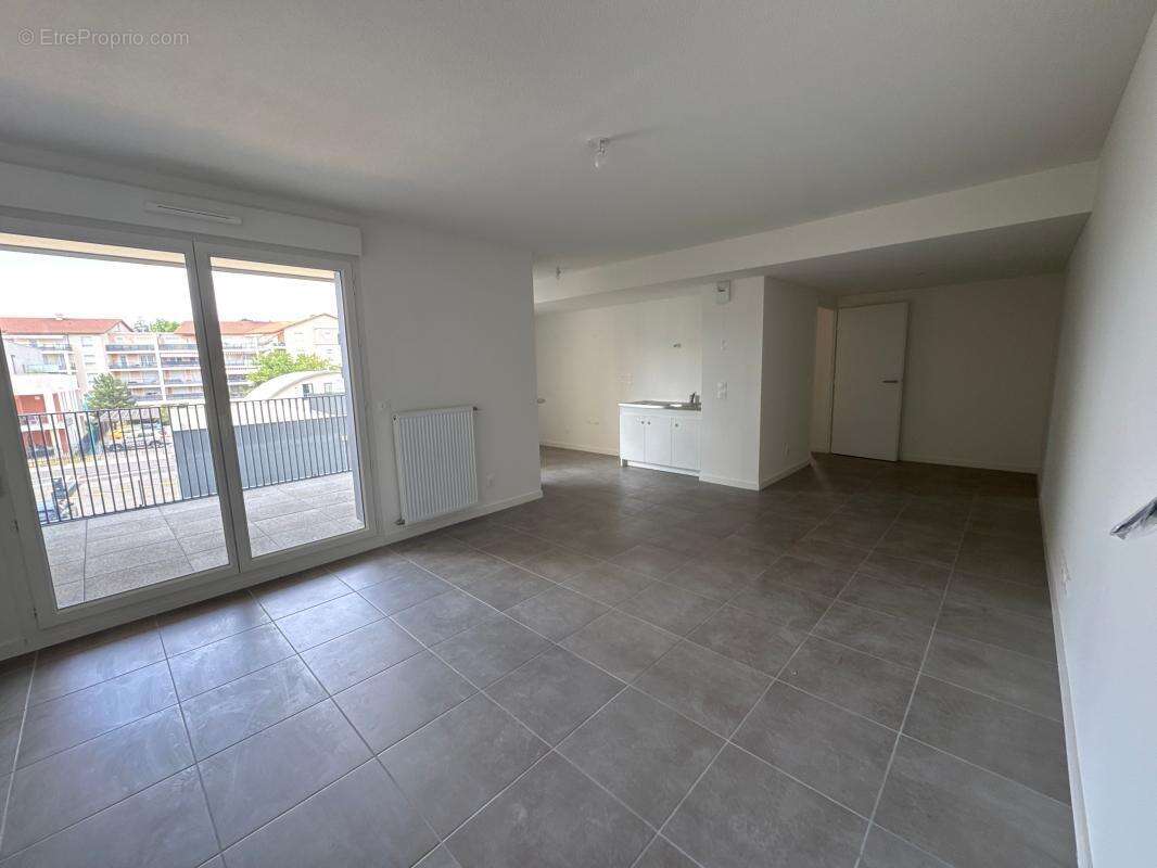 Appartement T4 avec balcon – Pont-de-Chéruy (38230) - photo 2