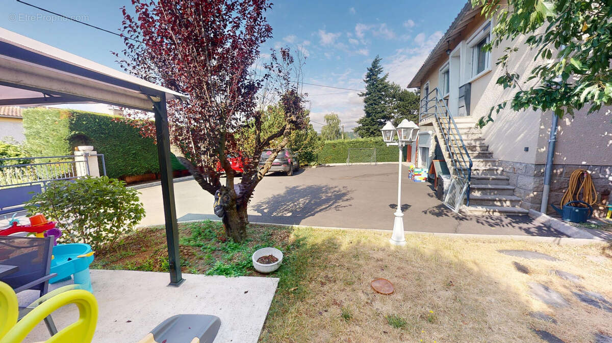 Maison à ESPALY-SAINT-MARCEL