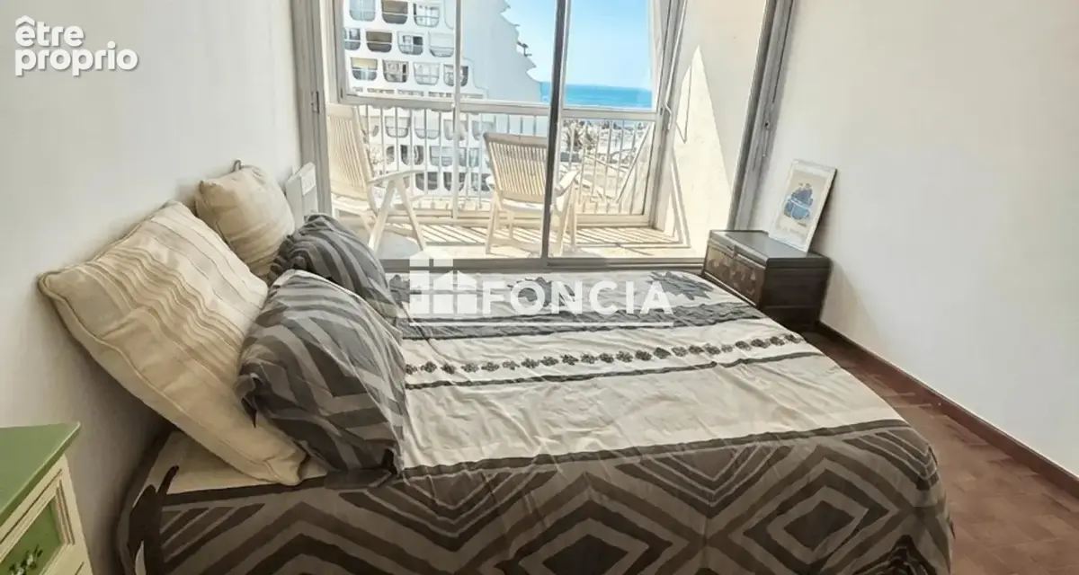Centre-ville – Appartement 3 pièces d'angle avec vue port et mer - photo 8