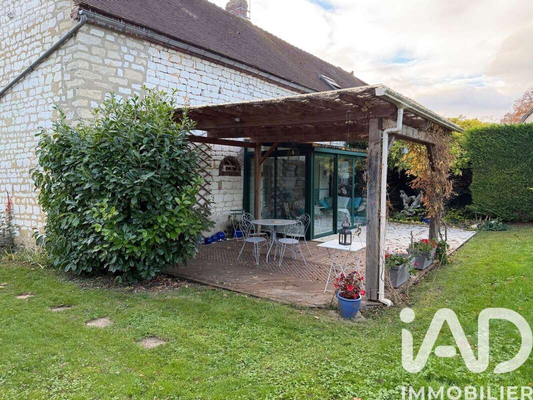 Maison 205 m² à Chassy  - photo 5