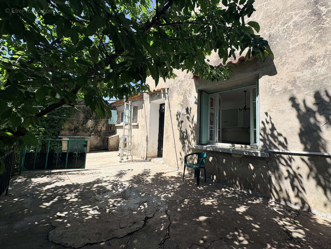 Maison à SAINTE-ANASTASIE