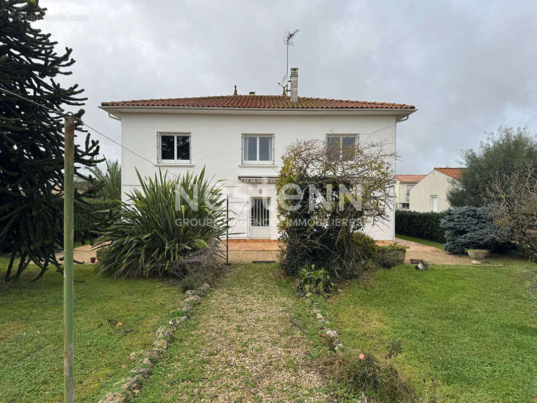 Maison à ECHILLAIS