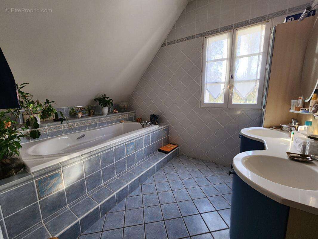 Maison à SAINT-JEAN-SAINT-GERMAIN