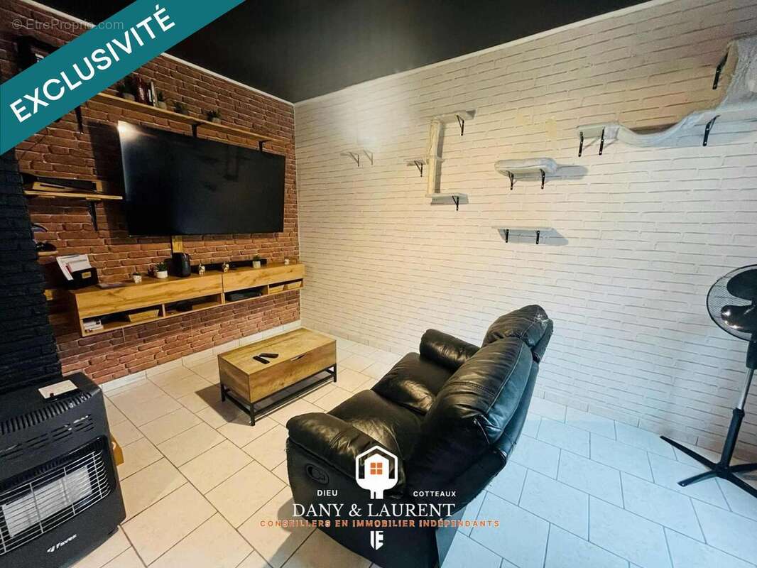 Photo 2 - Maison à QUIEVRECHAIN