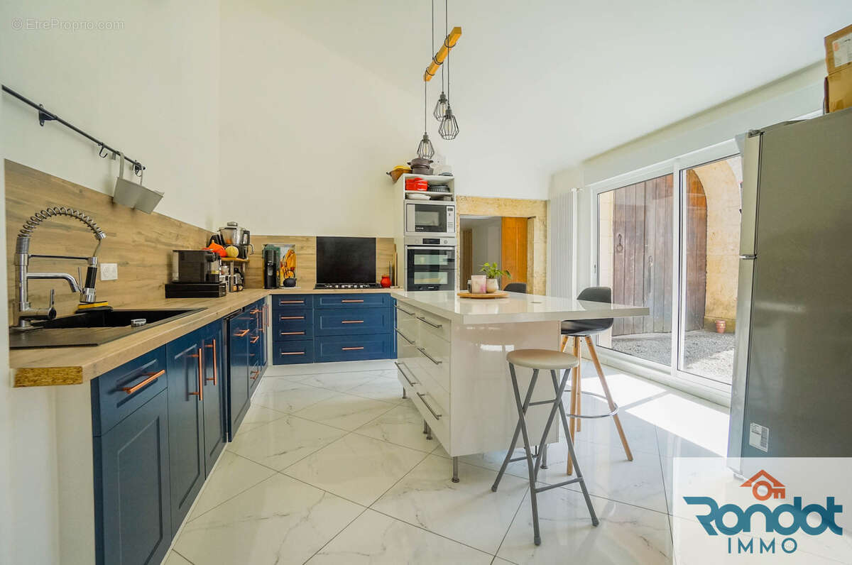 Maison à SAINT-BROING-LES-MOINES