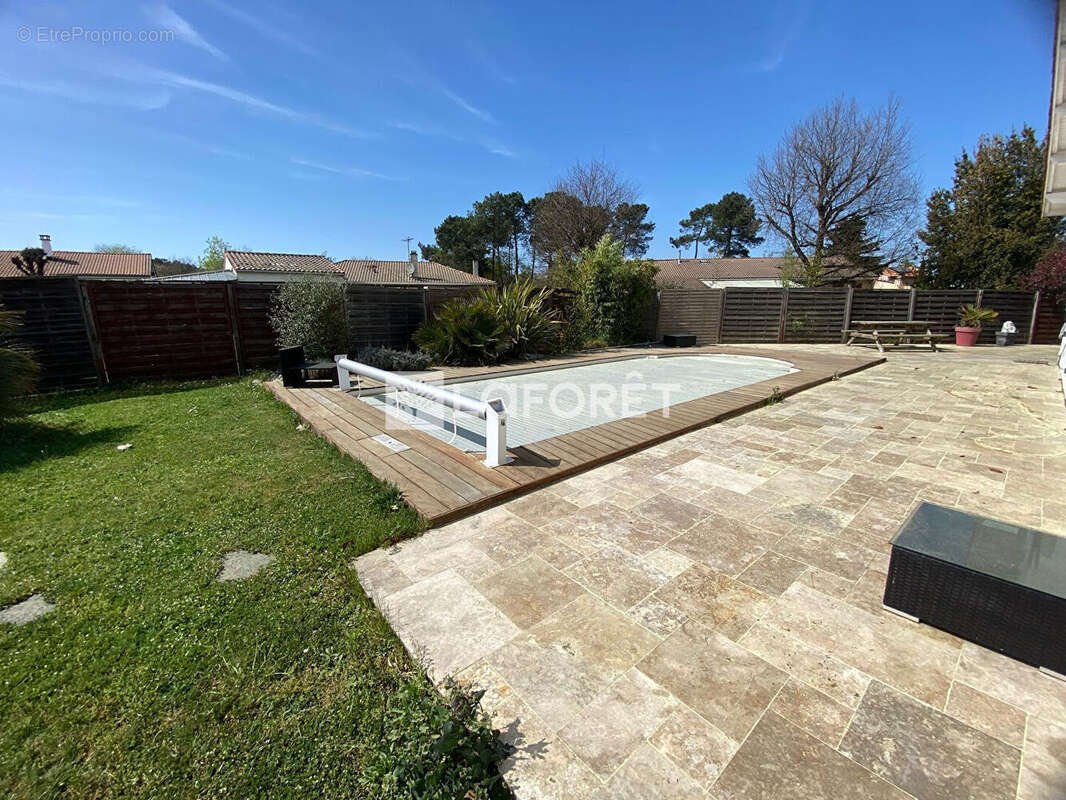 Maison à MARTIGNAS-SUR-JALLE