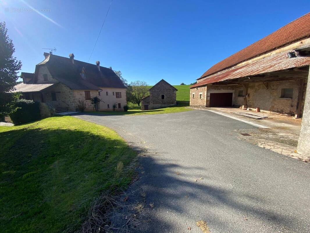 Photo 1 - Maison à LACAPELLE-MARIVAL