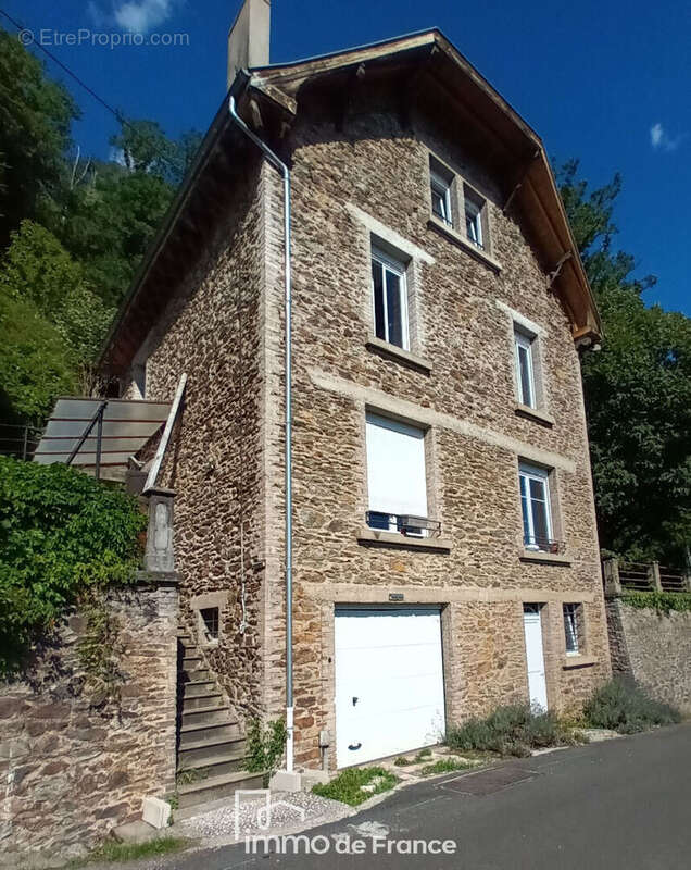 Maison à FLAGNAC