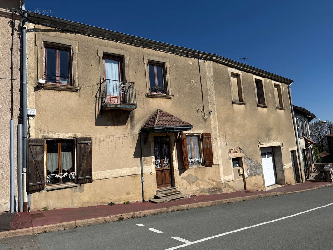 Maison à SAINT-POLGUES