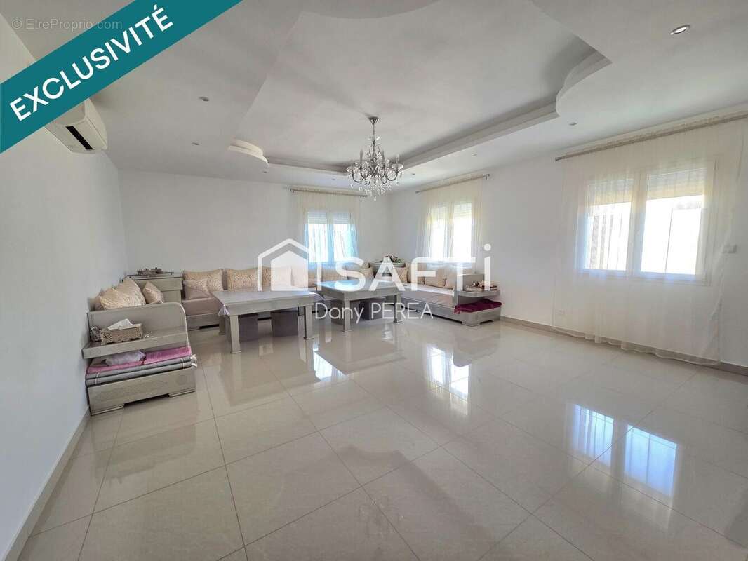 Maison 535 m² à Lunel  - photo 7