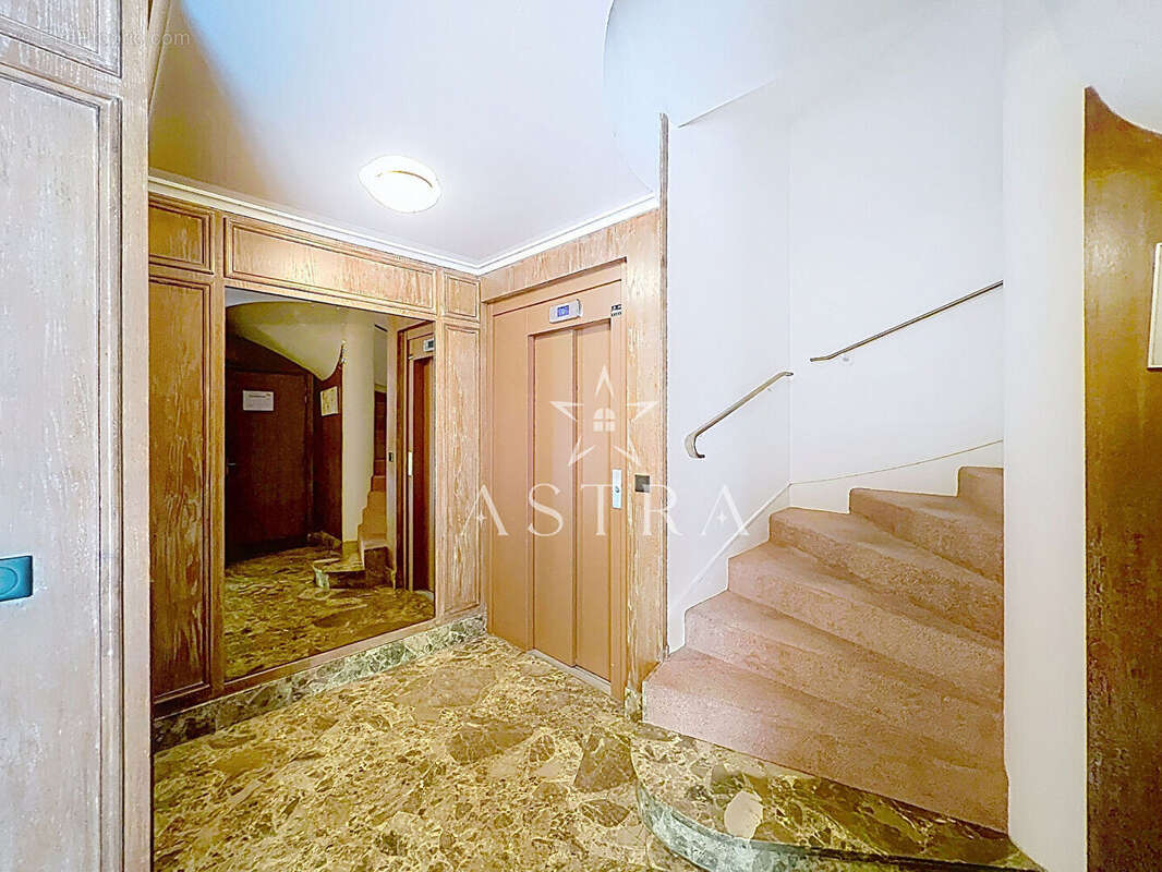 Appartement à PARIS-14E