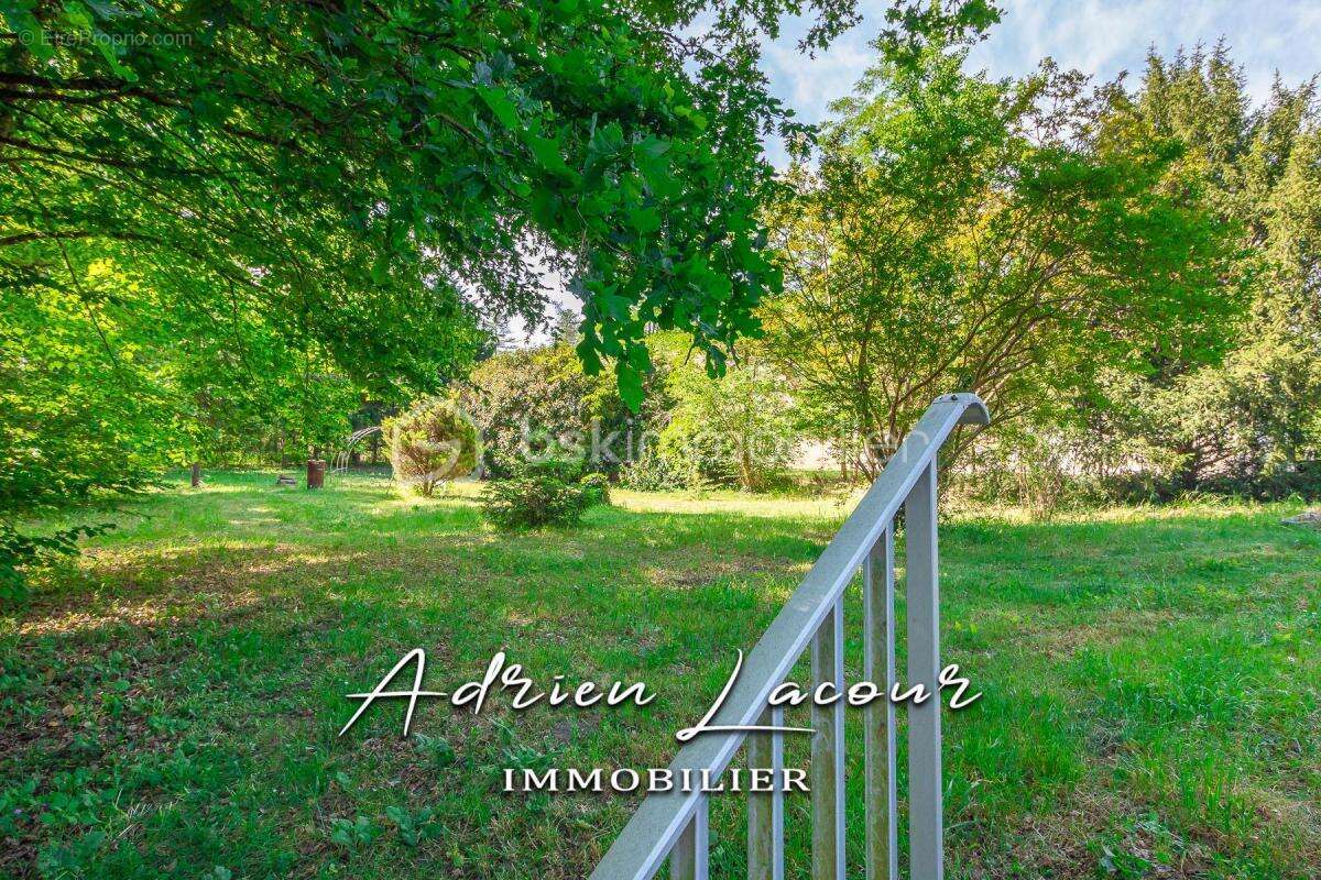 Jolie maison sur sous-sol avec son parc arboré - photo 13