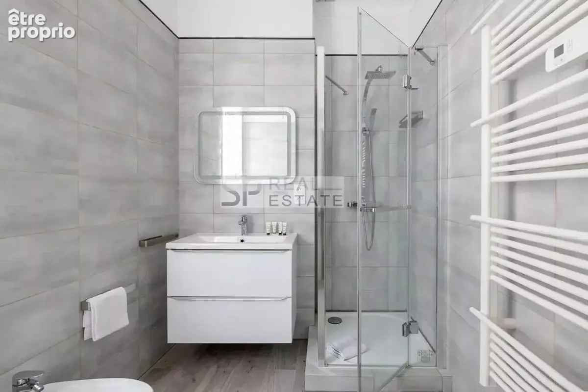 Cannes Suquet / Forville – Superbe 3 pièces  rénové, dernier étage, vendu meublé - photo 10