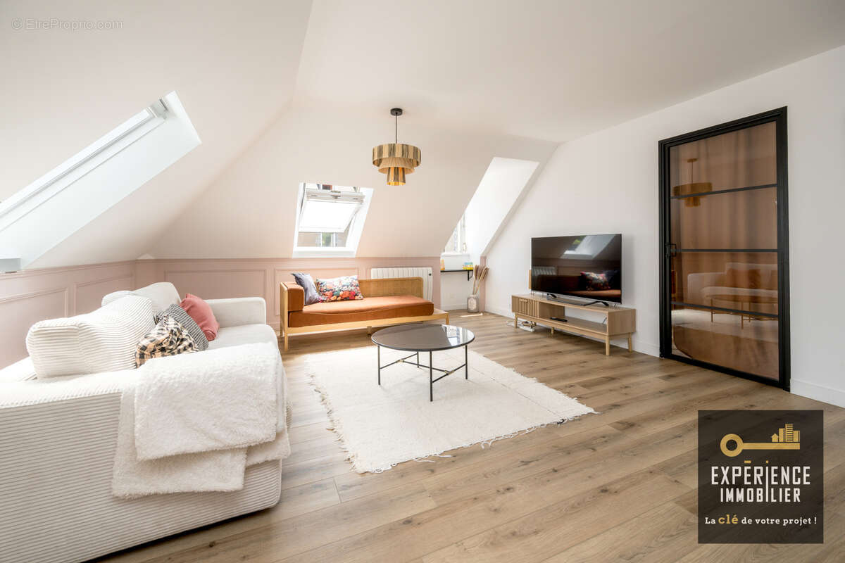 Appartement T3 rénové proche du bourg - photo 4