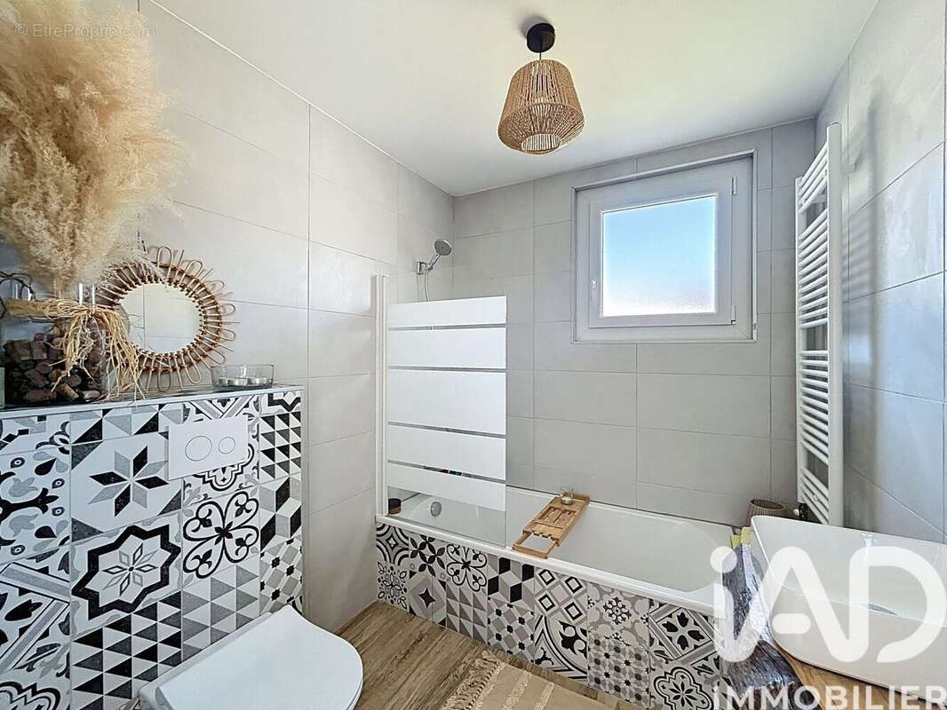 Photo 9 - Maison à REYNES