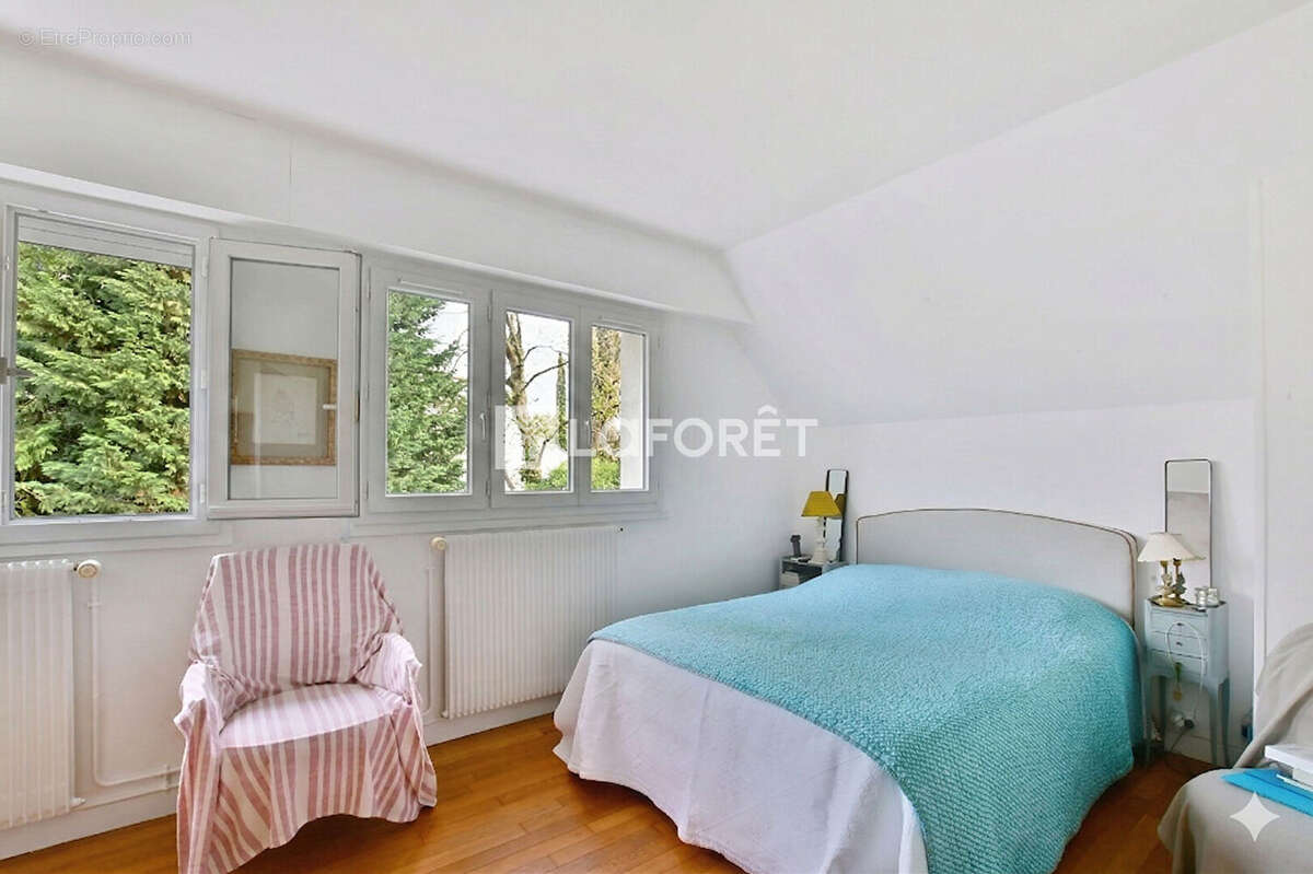 Maison à LA CELLE-SAINT-CLOUD