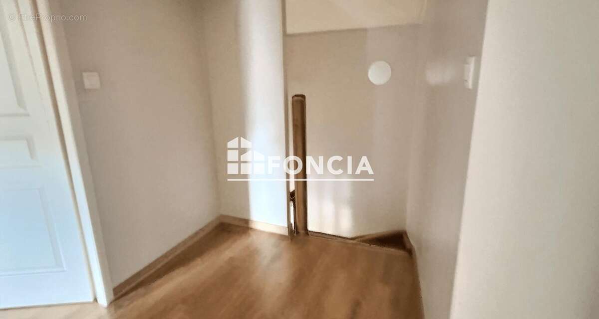 Appartement à CRAPONNE