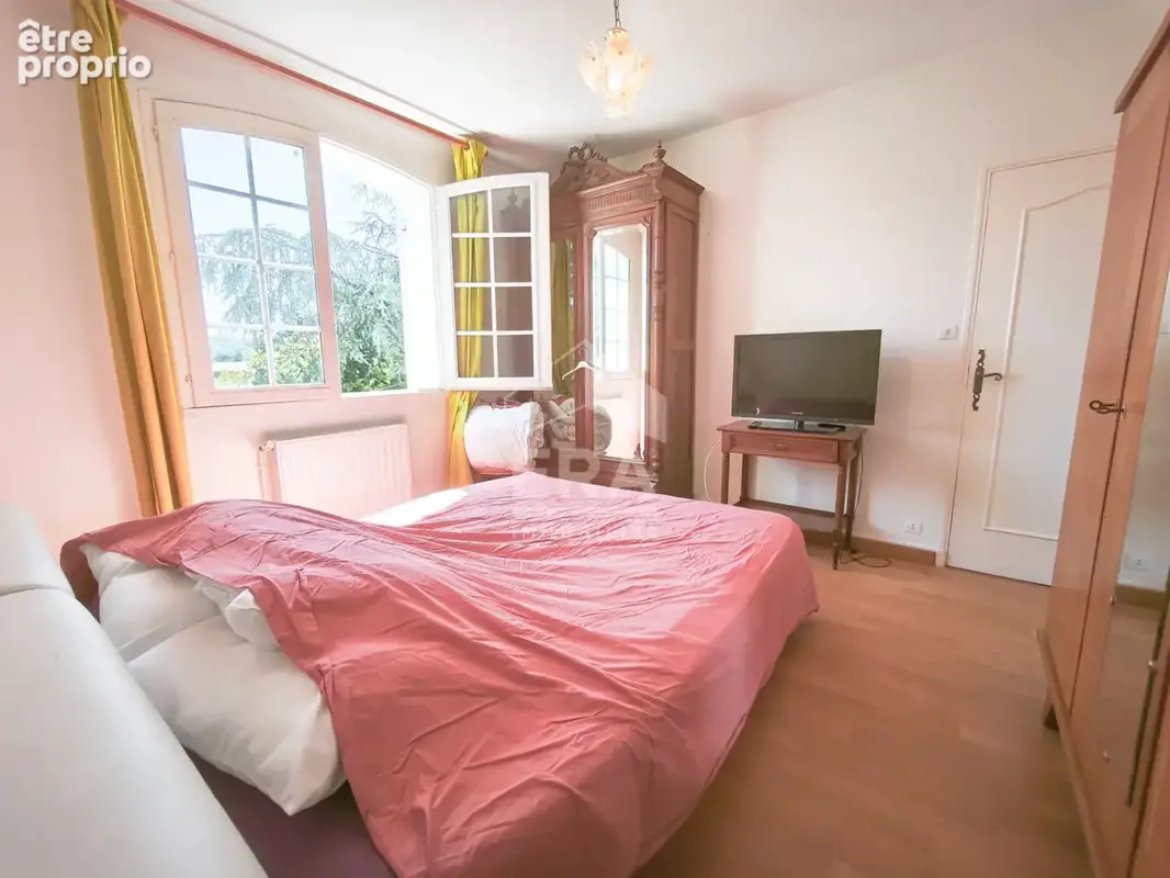 Propriété familiale avec ascenseur, piscine et maison d'invités - photo 14