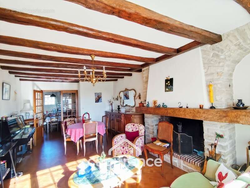 Maison à BESSE-SUR-BRAYE