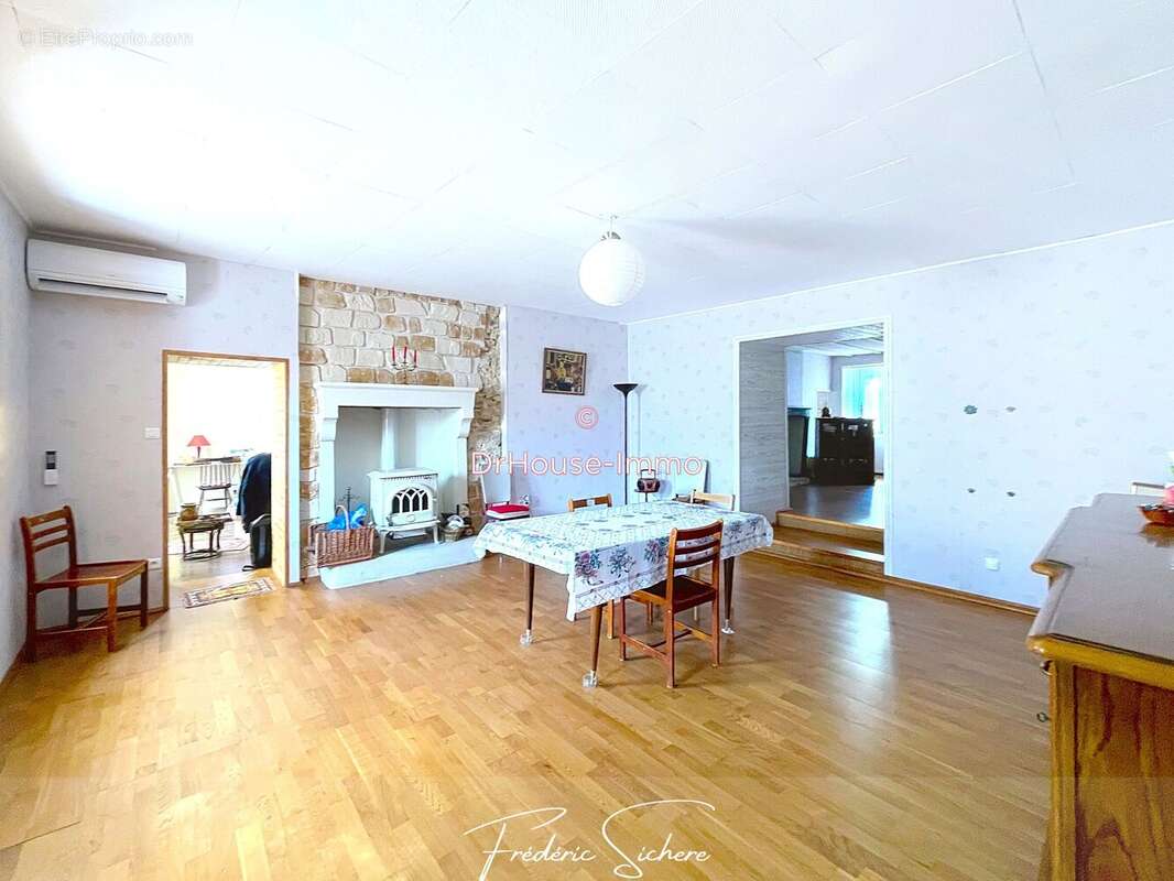 Maison à LA CHAPELLE-THIREUIL