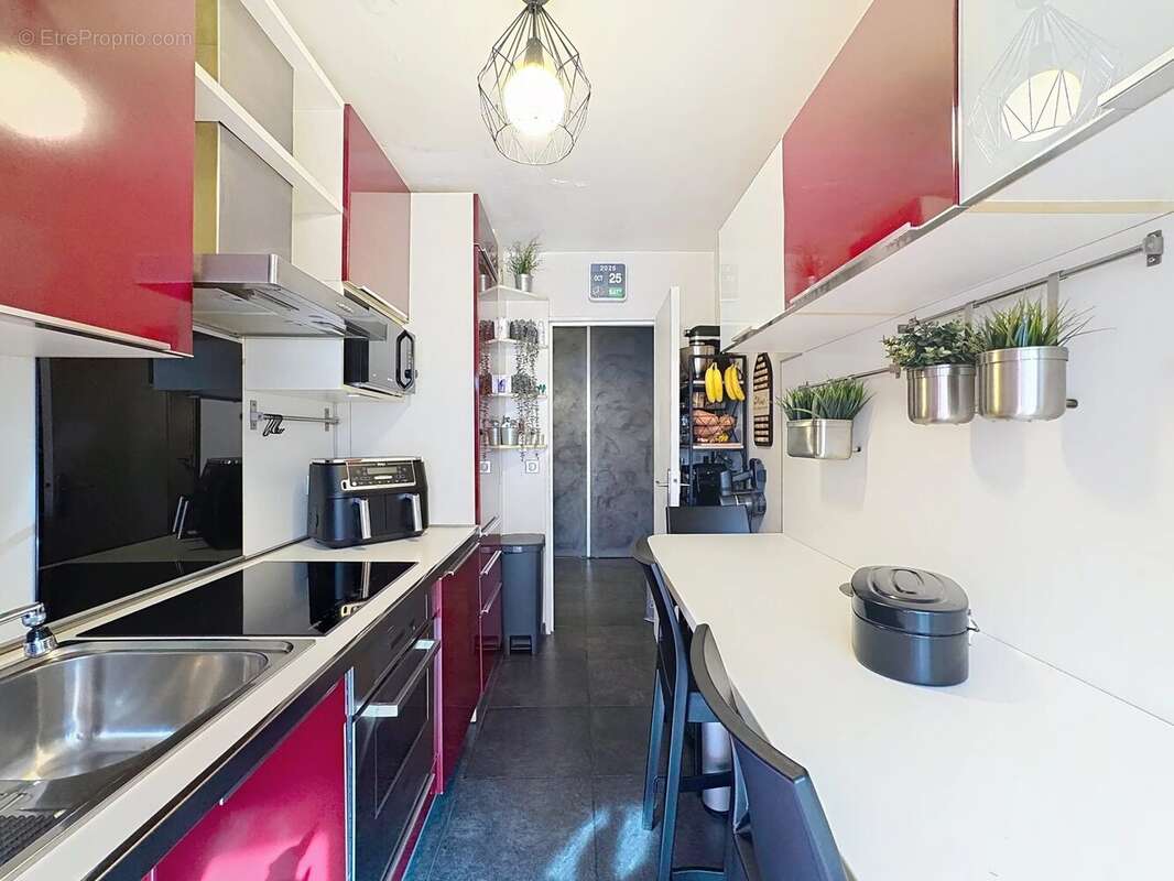Appartement 4 pièces + cave + parking privé - photo 4