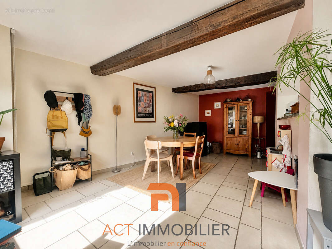 Brullioles  maison de village 125 m2 t5 etat exceptionnel, grande terrasse - photo 3