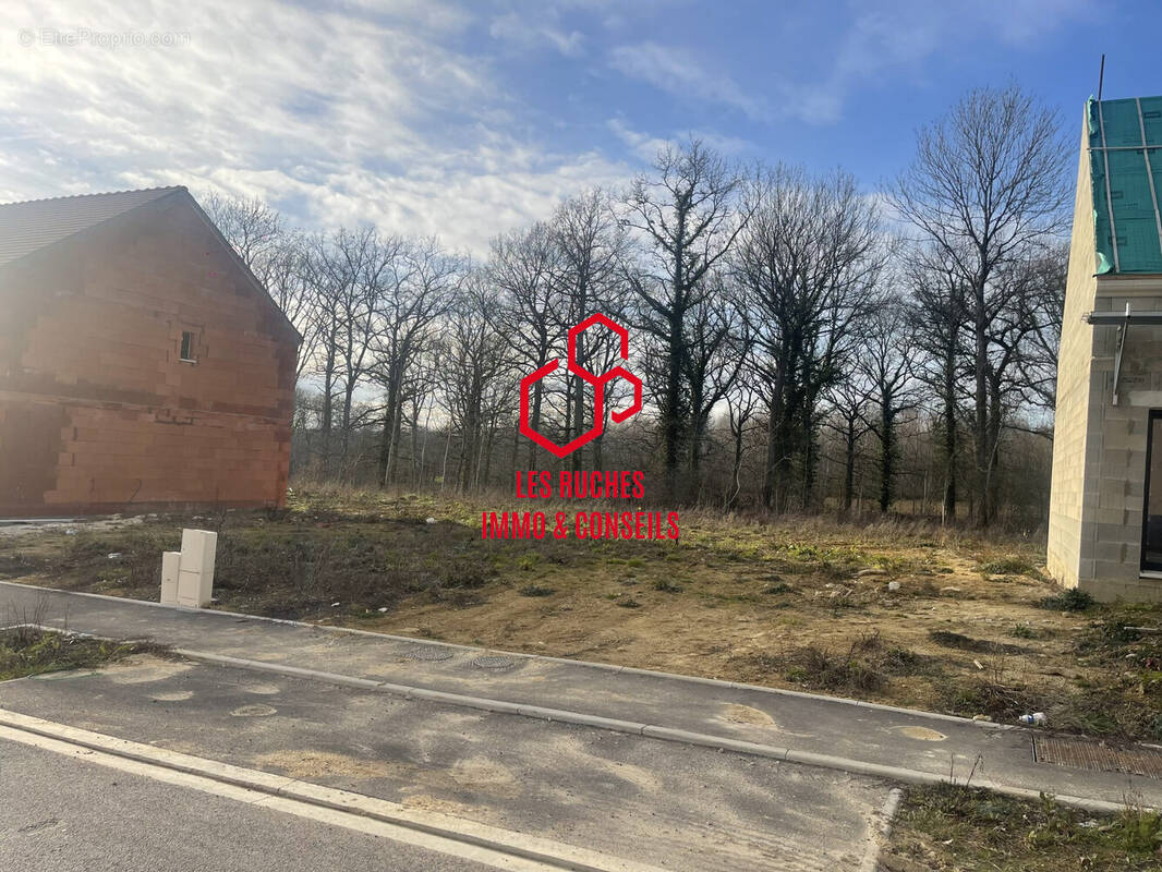 Terrain à DELINCOURT