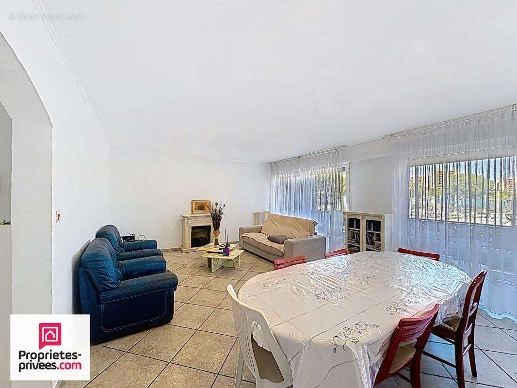 Marseille Appartement T4 st tronc balcons cave et stationnement - photo 16