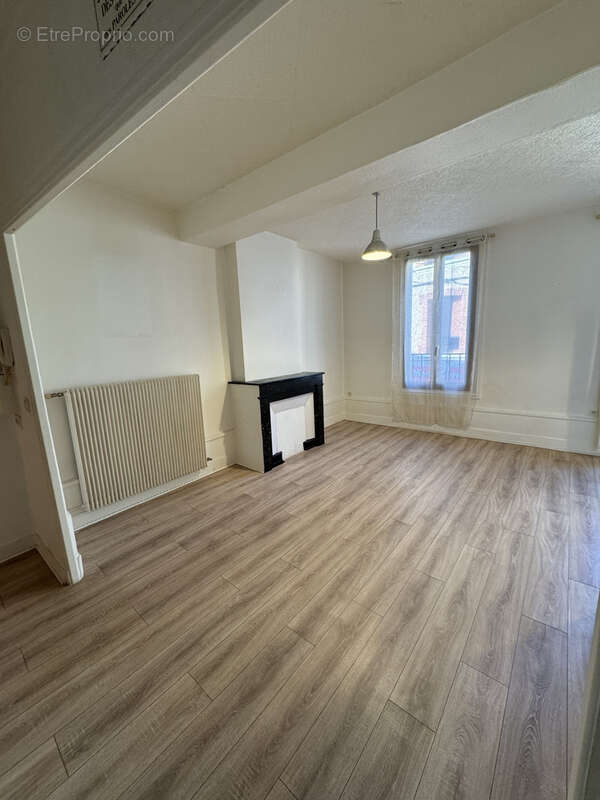 Appartement à SAINT-JUST-SAINT-RAMBERT