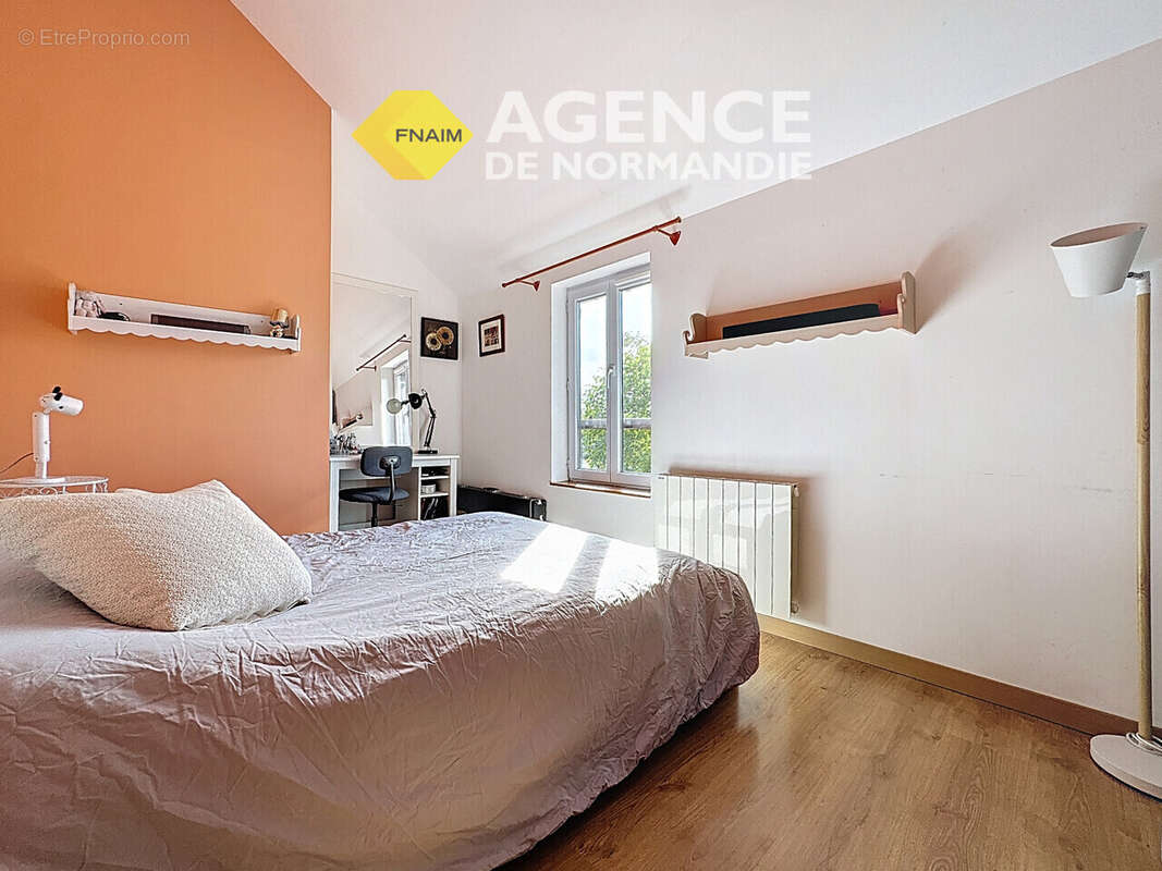 Maison à MONTREUIL-L&#039;ARGILLE