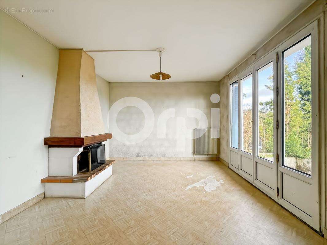 Maison à ANGERVILLE-LA-CAMPAGNE