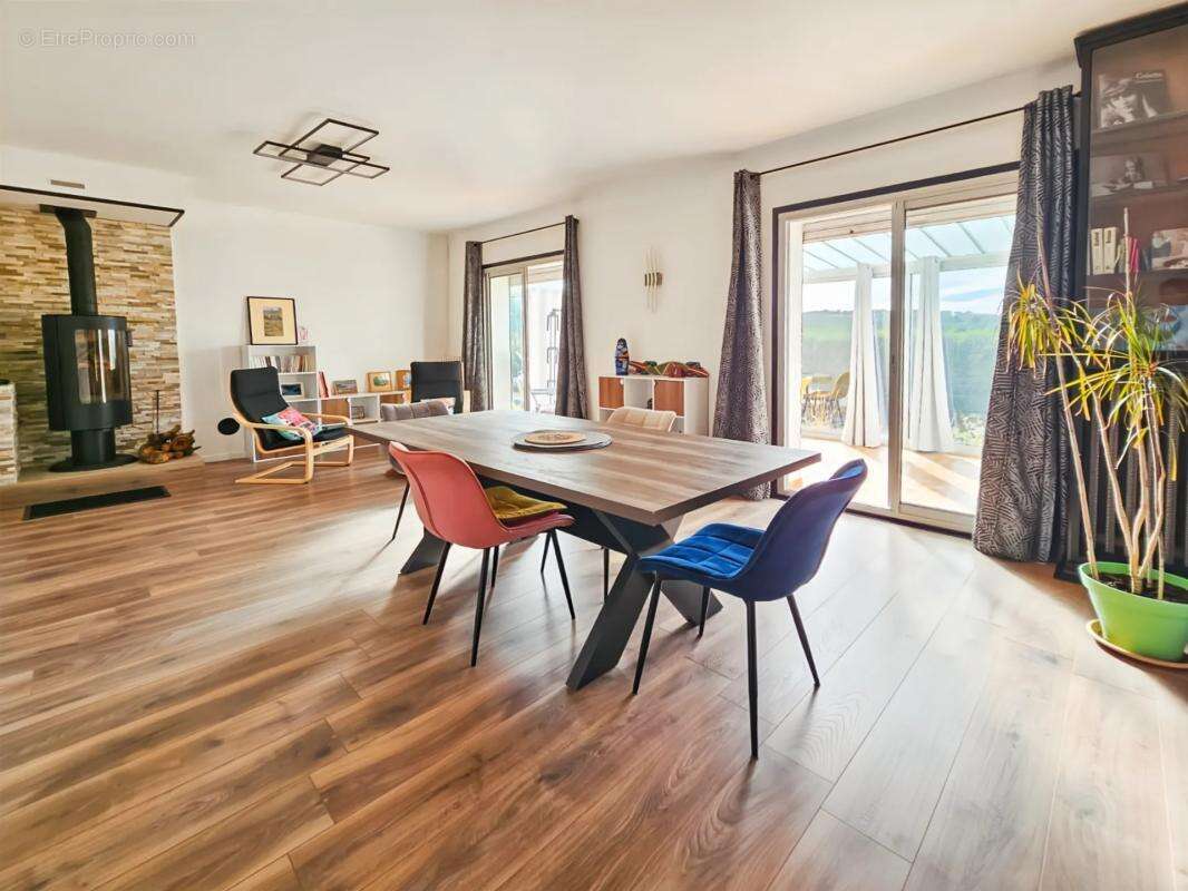 Maison à NISSAN-LEZ-ENSERUNE