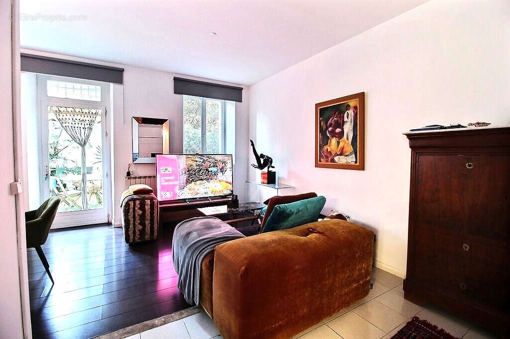 Commerce à MARSEILLE-8E