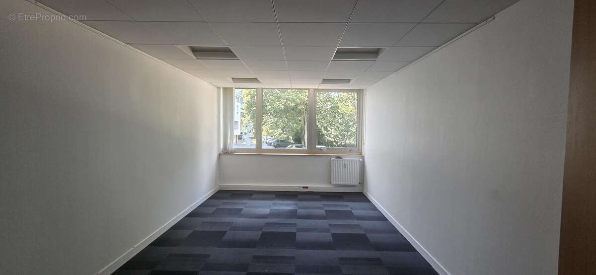 Local professionnel/bureaux a vendre angers centre - photo 5