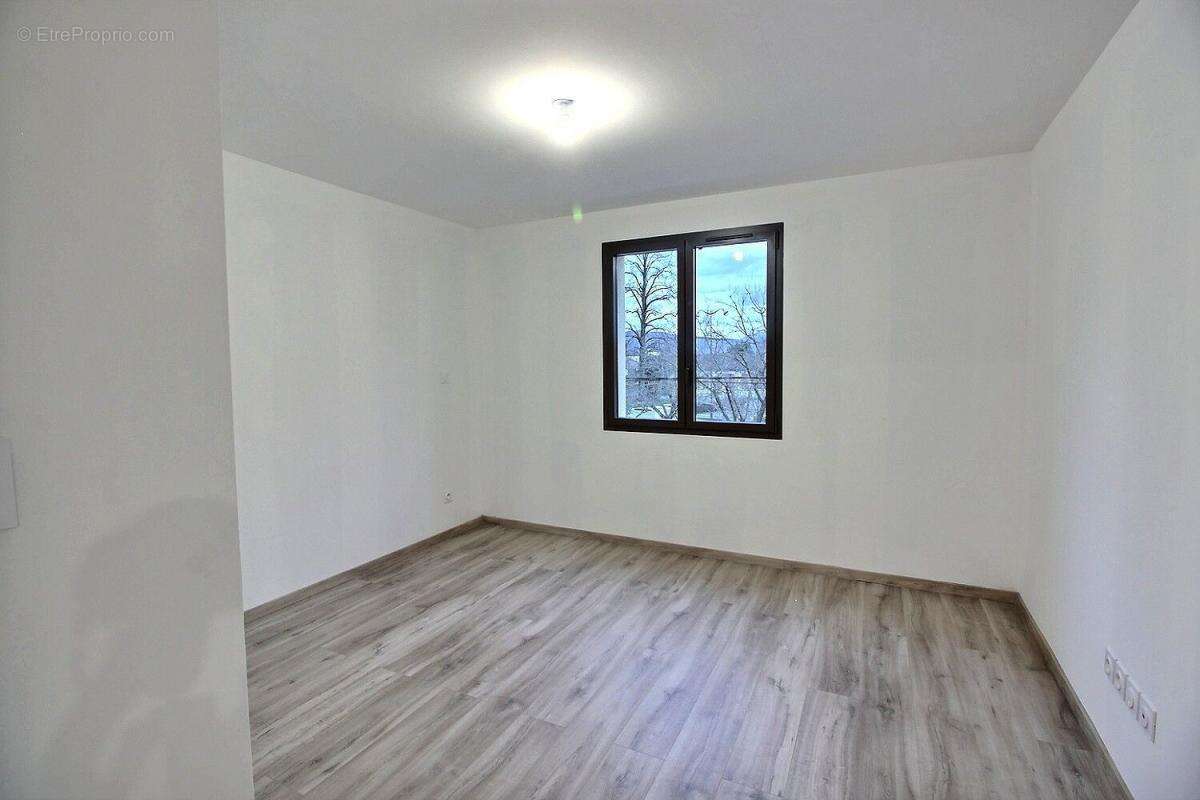 Appartement à MORESTEL
