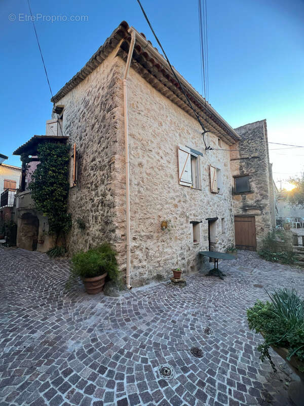 Maison à SAINT-ANTONIN-DU-VAR