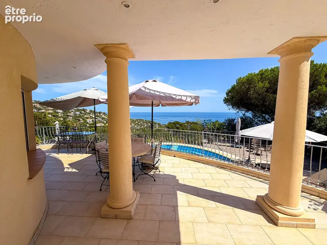 A vendre villa provencale vue mer golfe st tropez garage tout a pied aux issambres - photo 16