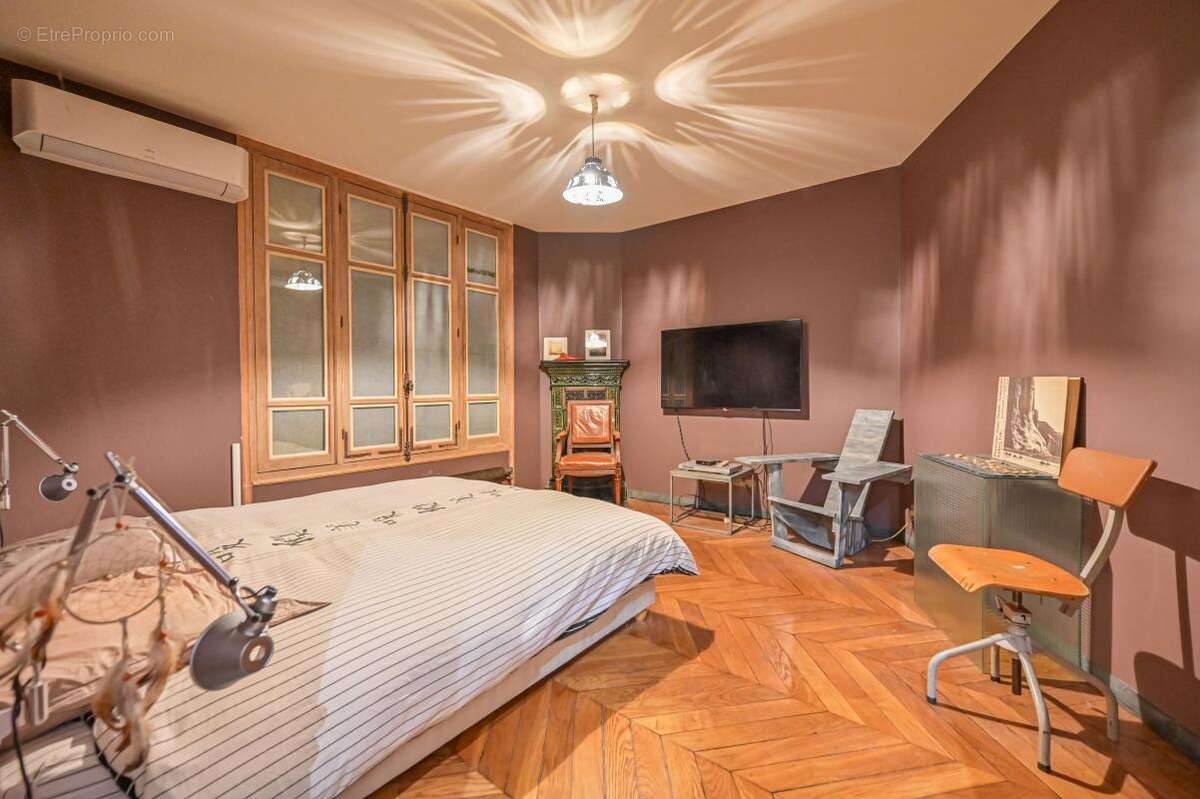 Appartement à PARIS-20E
