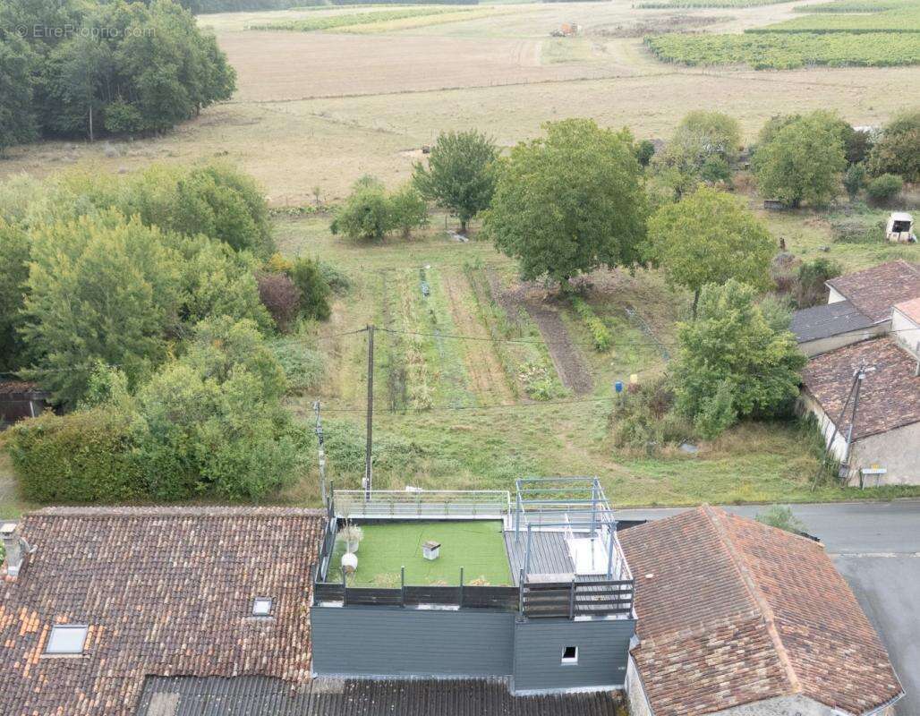 Maison à BRIZAMBOURG