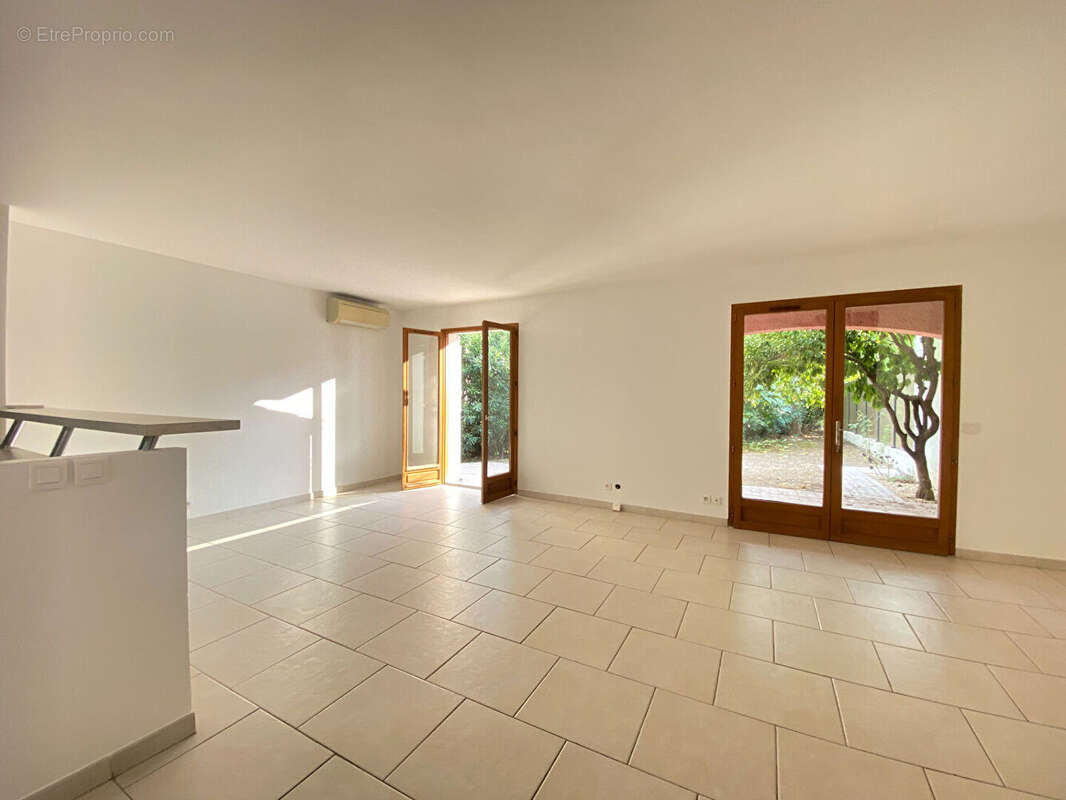 Maison à AURIBEAU-SUR-SIAGNE