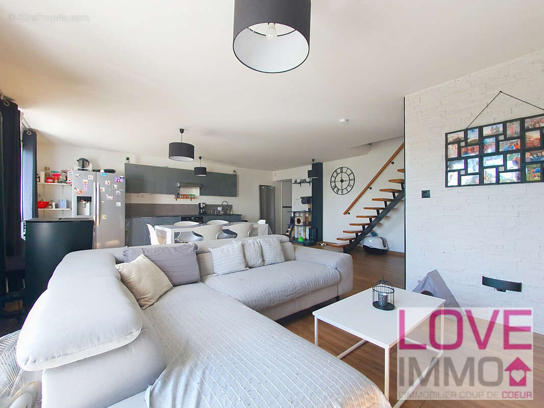 Appartement à LA BATIE-DIVISIN