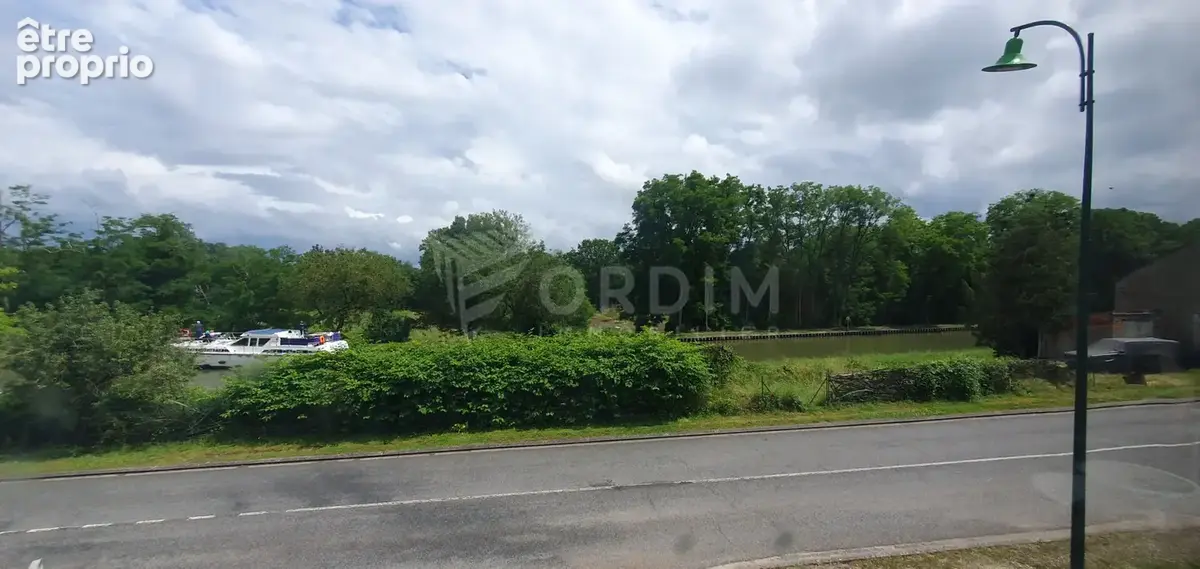 Authentique propriété en pierre avec cour intérieure, grange, colombier et vue sur le canal - photo 17